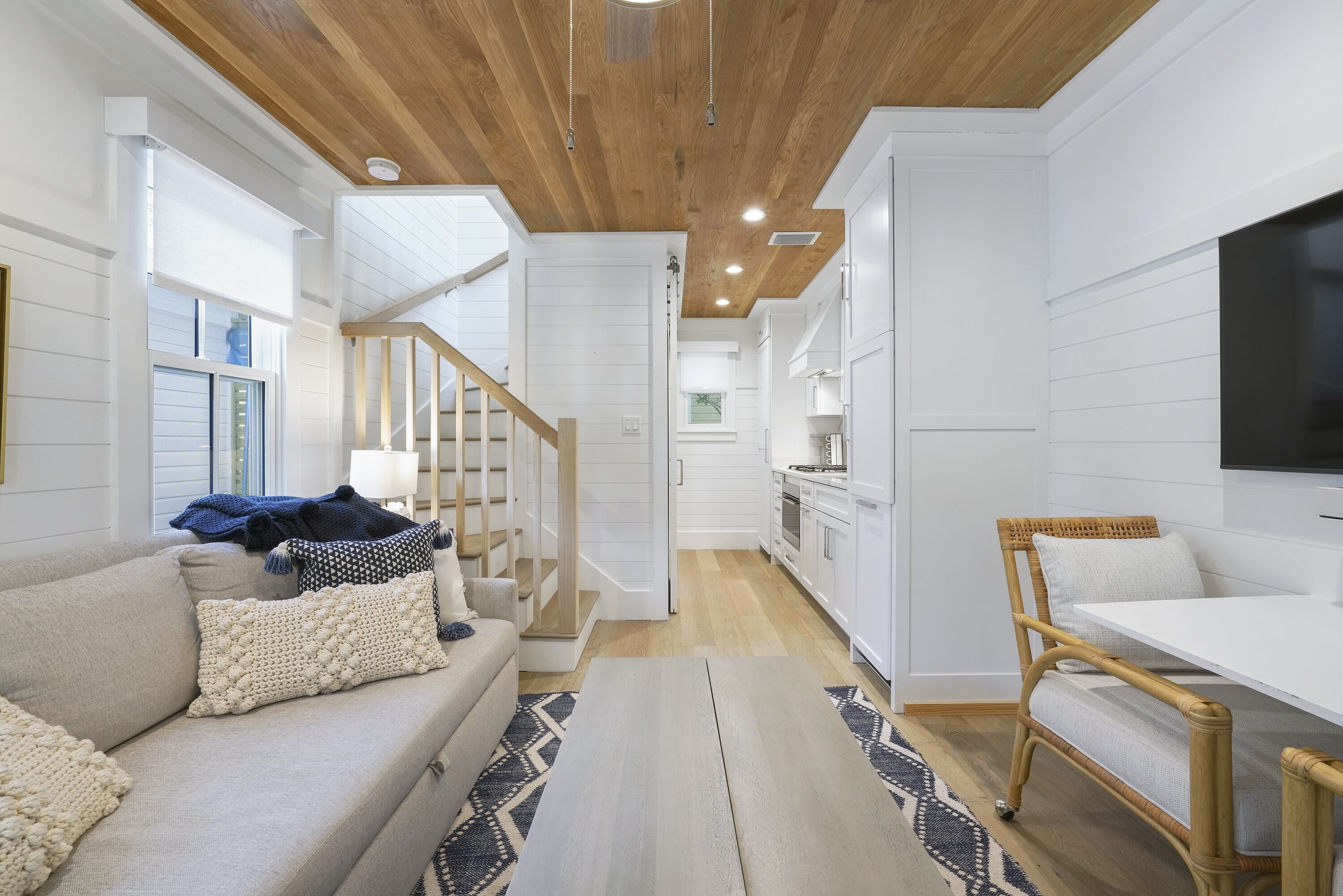 智能电视、立体声音响