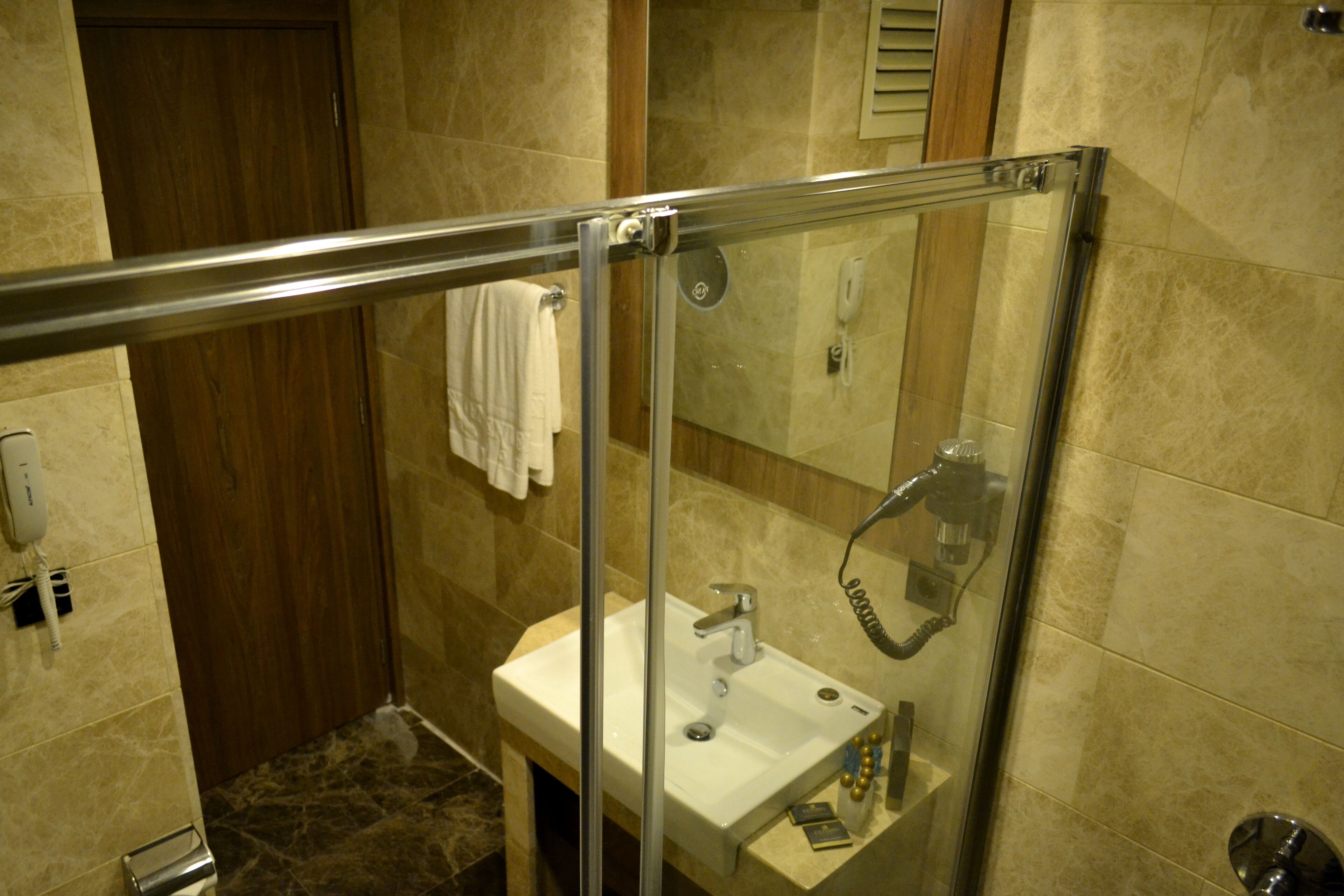 family quadruple room | bathroom | shower, free toiletries, hair dryer, slippers
