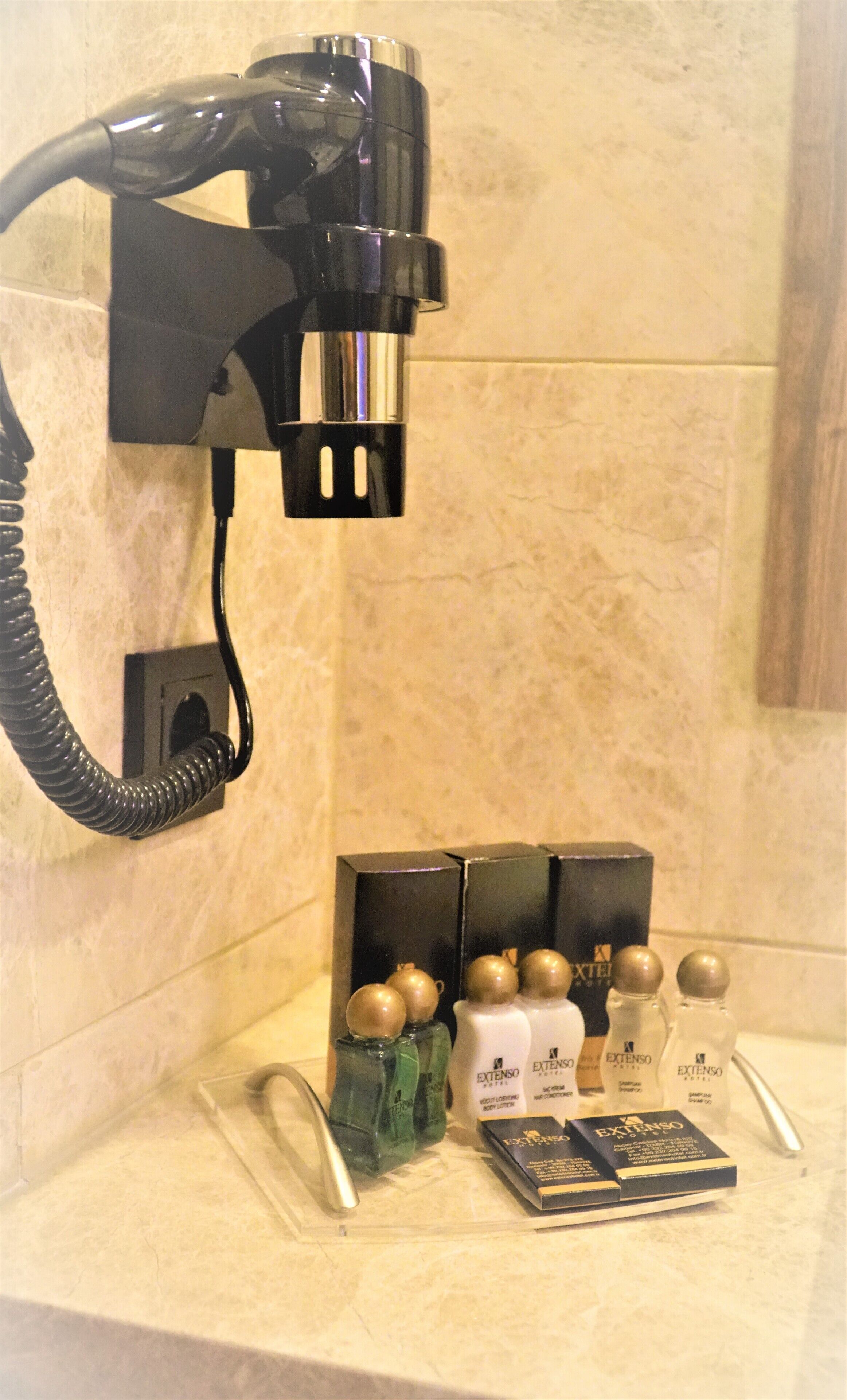 family quadruple room | bathroom | shower, free toiletries, hair dryer, slippers