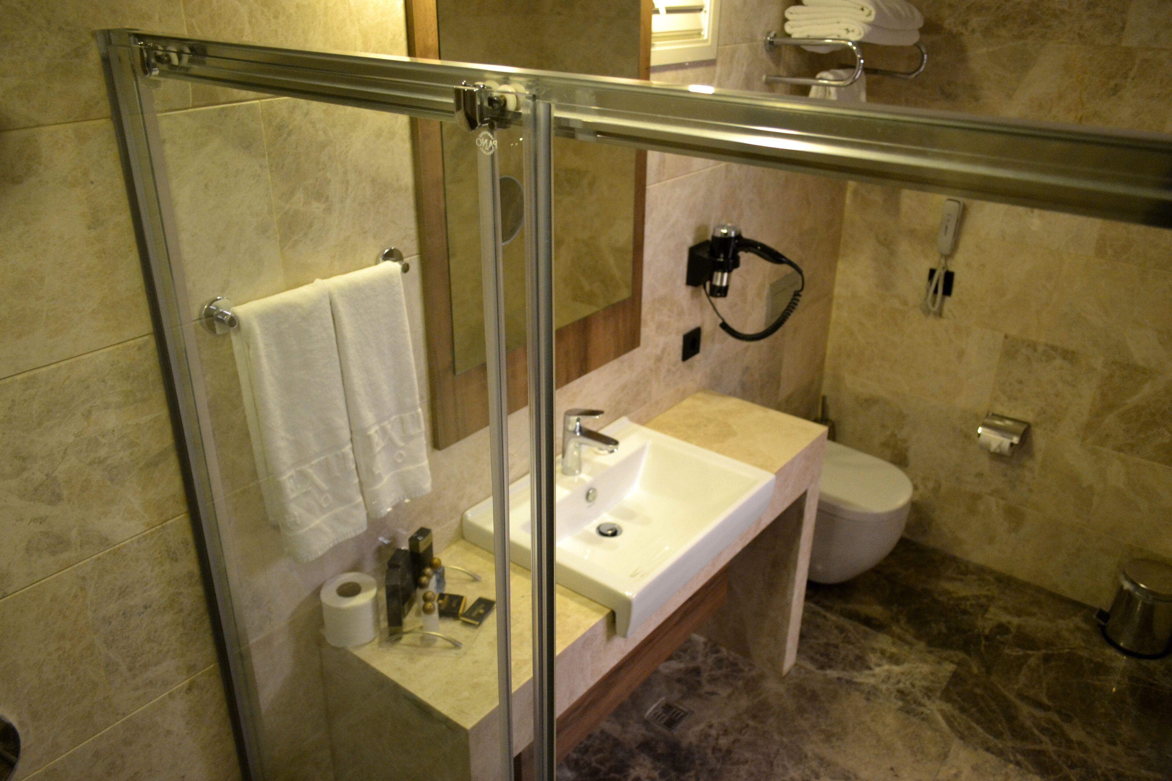 family quadruple room | bathroom | shower, free toiletries, hair dryer, slippers