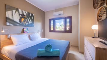 10 bedrooms, iron/ironing board, WiFi, bed sheets