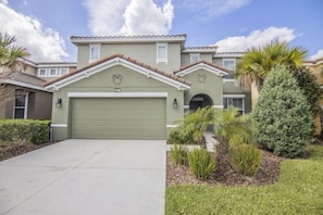 House, 6 Bedrooms | Exterior