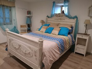 4 habitaciones, insonorización y tabla de planchar con plancha 