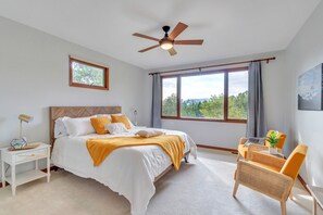 5 bedrooms, desk, iron/ironing board, travel cot