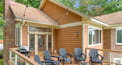 5 BR Wintergreen House w/ Game Room, 75” TV, Ping Pong, Foosball, Wet Bar & Deck