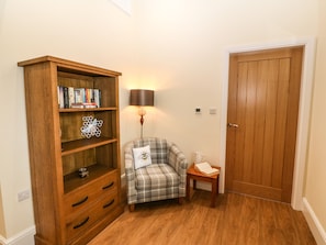 Cottage | Individually decorated, individually furnished, iron/ironing board