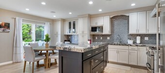 Renovated Modern Townhome in the heart of Holladay