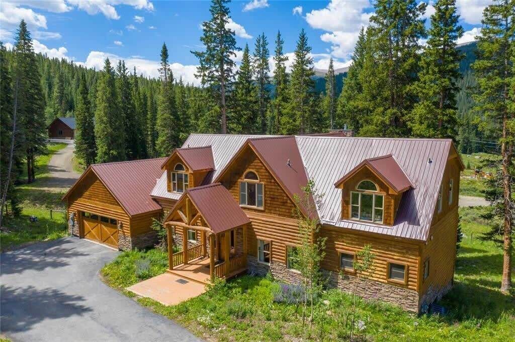 Luxurious 6BDR Getaway, Hot Tub, Mountain Views