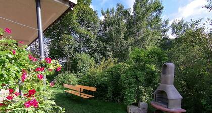 Woods: Accommodation **Haus im GlĂŒck** for large groups