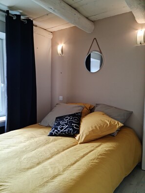 2 makuuhuonetta, vauvan matkasänky, ilmainen Wi-Fi, vuodevaatteet