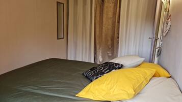 2 Schlafzimmer, Reisekinderbett, kostenloses WLAN, Bettwäsche