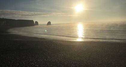 The Bay Cabin, secluded retreat Freshwater Bay