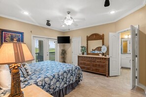 3 bedrooms, desk, free WiFi, bed sheets