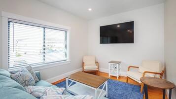 Surfhouse Suite | Living area