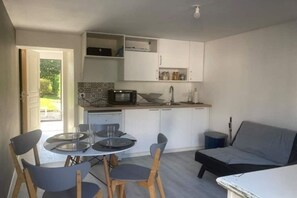 Dining - Nice apartment between Deauville and Pont-L'Evêque (Saint-Martin-aux-Chartrains)