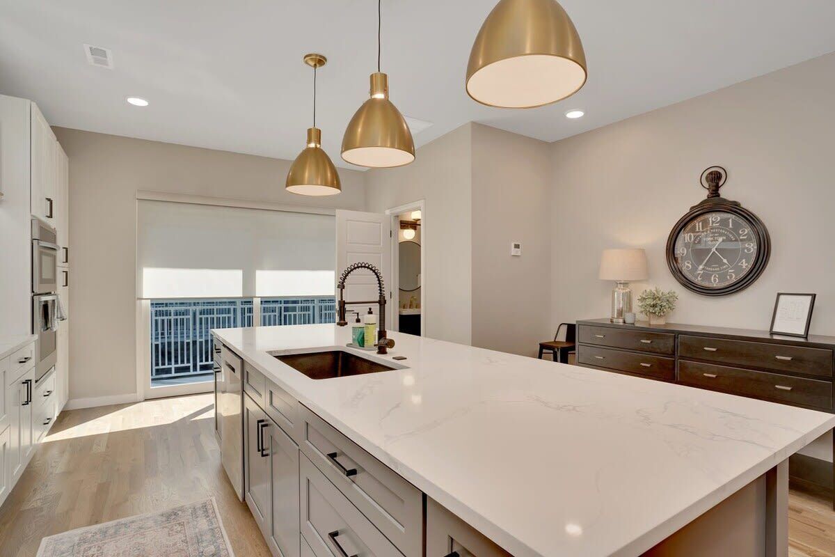 Chic Downtown Townhouse - Southside Sanctuary