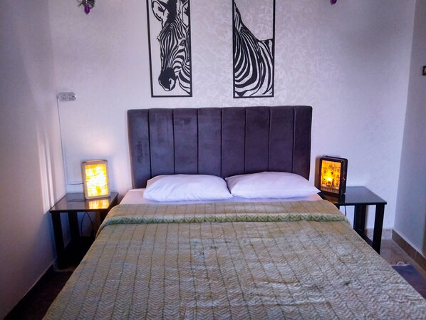 1 bedroom, free WiFi, bed sheets