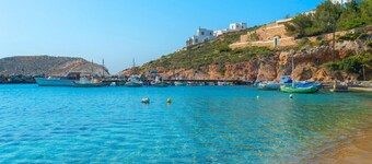 Spectacular gated Neo-Classical Villa with Private Pool and extensive gardens