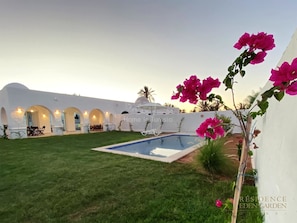 Piscine intérieure, piscine extérieure