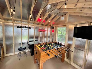 Game room - Wally`s House    |Kayaks|Firepit|Central|Fireplace (Hawley)