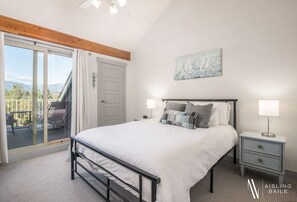 3 bedrooms, desk, iron/ironing board, travel cot