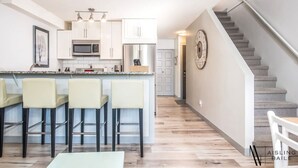 Coffee/tea maker, fridge, microwave, oven - Fresh Air Feelings | Indoor Pool & Hot Tub | Beach (Windermere)