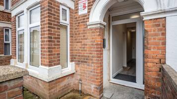 Studio, 2 Single Beds | Property grounds
