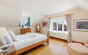 5 soverom, reiseseng for barn, wi-fi (inkludert) og sengetøy