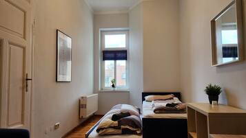 3 Schlafzimmer, Schreibtisch, Reisekinderbett, WLAN