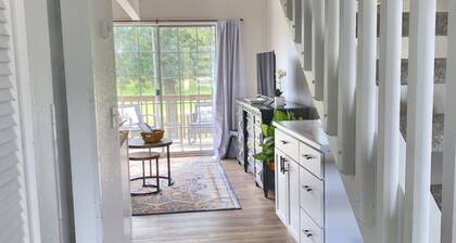 All New; Clean and Gorgeous in Branson! Fish from resort, golf view!