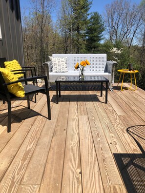 Terrace/patio -  Spring is in the air! Come enjoy this mountain retreat! (Saluda)