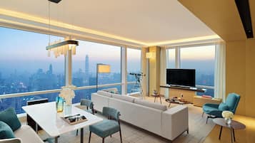 Skyline View Suite | Premium bedding, minibar, in-room safe, desk