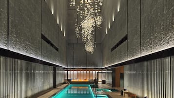 Indoor pool, sun loungers