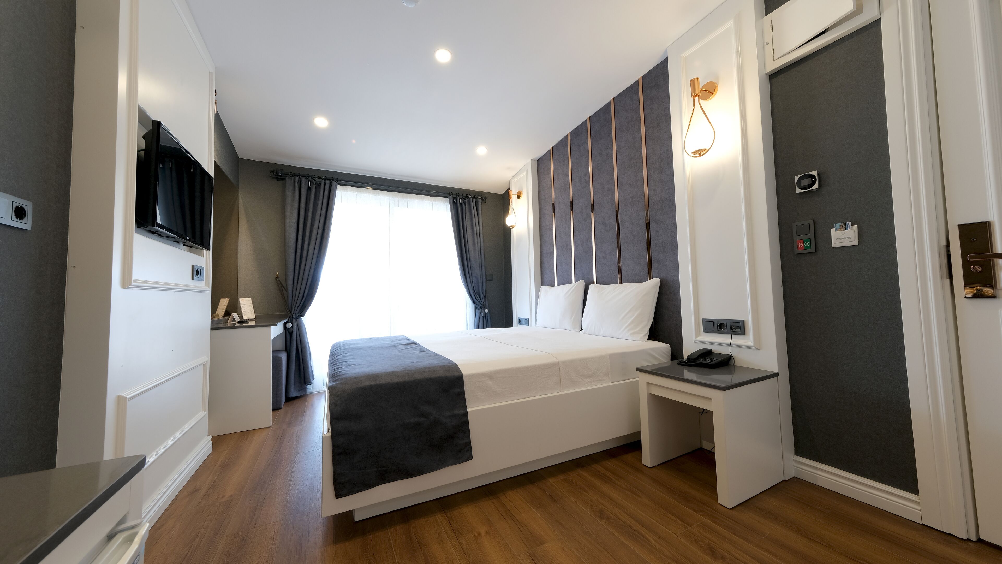 Deluxe Room | Premium bedding, memory foam beds, minibar, in-room safe