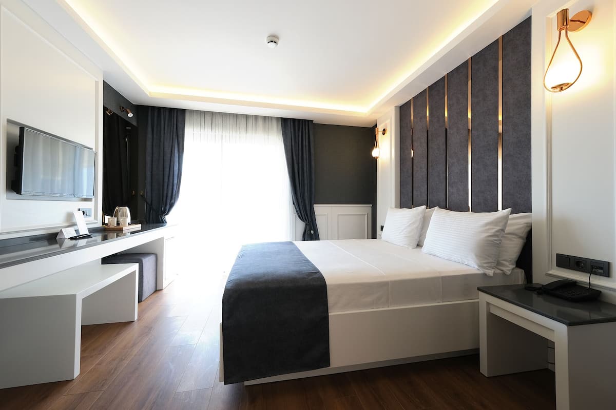 deluxe room | premium bedding, memory-foam beds, minibar, in-room safe