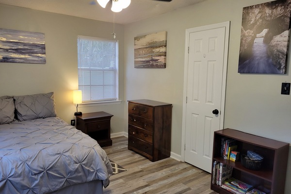 2 habitaciones, escritorio, tabla de planchar con plancha y wifi gratis