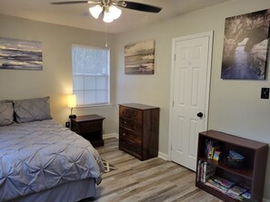2 bedrooms, desk, iron/ironing board, free WiFi