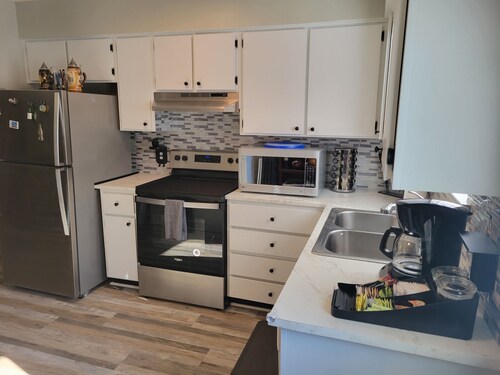 Charming Home- 15 mins from Historic Downtown, W+D