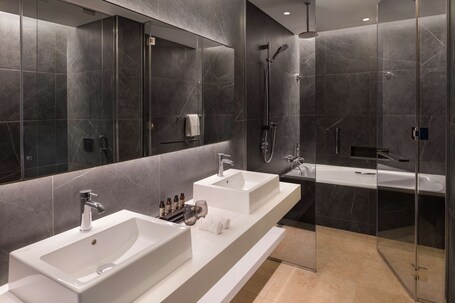 The WB Abu Dhabi, Curio Collection by Hilton - Image 59