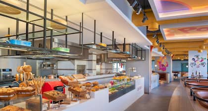The WB Abu Dhabi, Curio Collection by Hilton