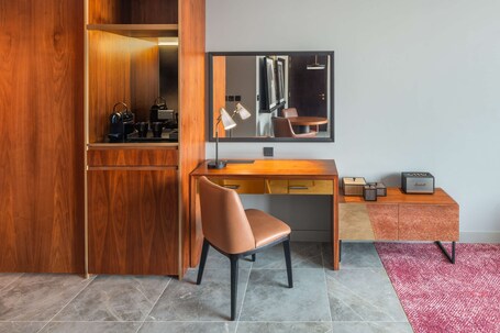 The WB Abu Dhabi, Curio Collection by Hilton - Image 139
