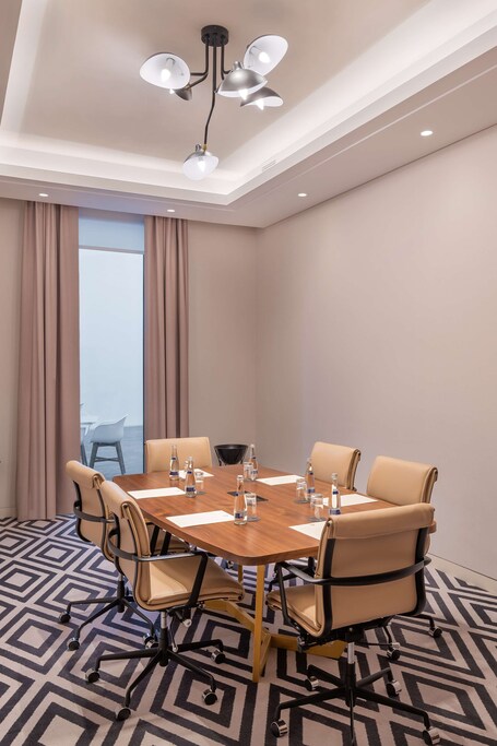The WB Abu Dhabi, Curio Collection by Hilton - Image 68