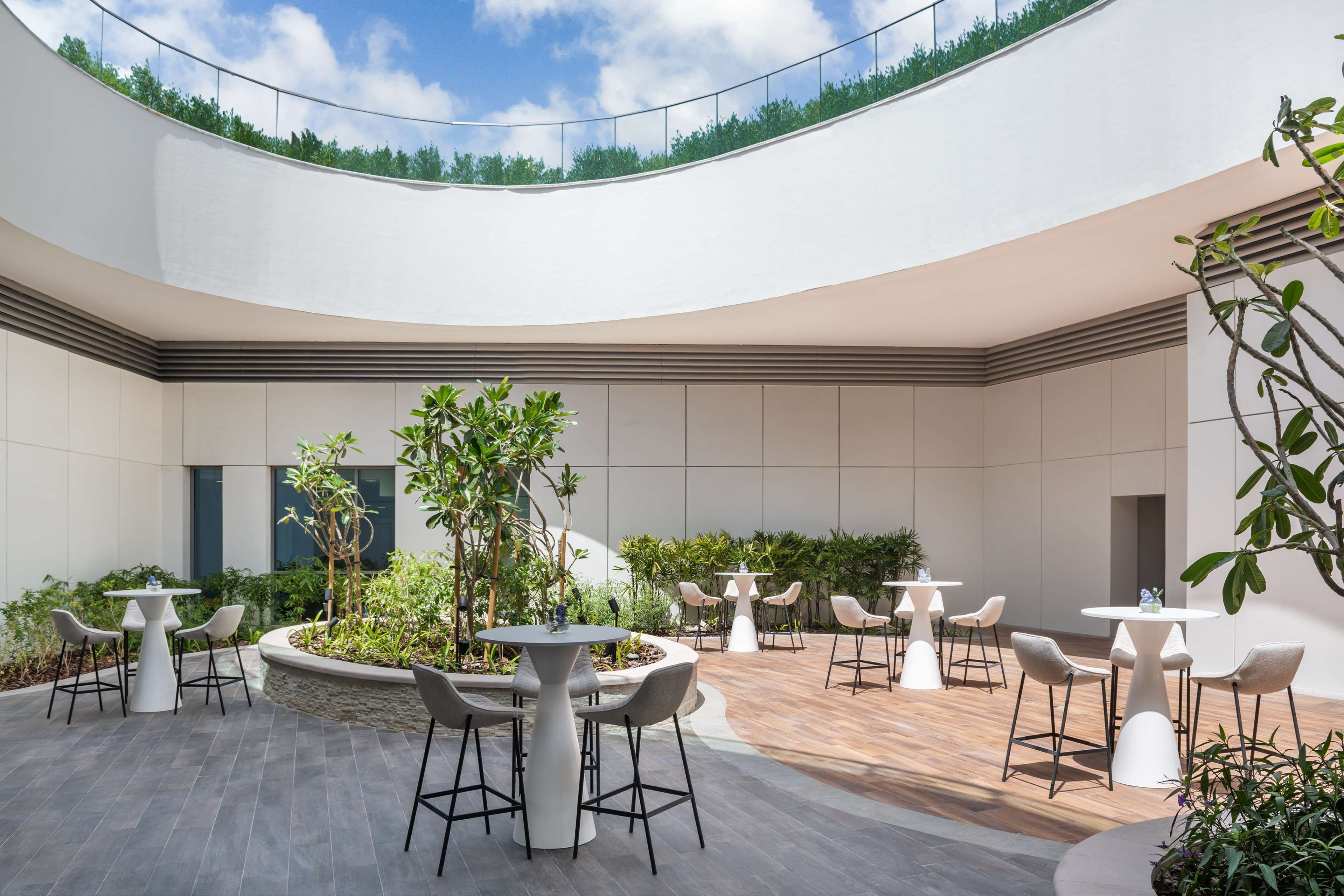 Photo - The WB Abu Dhabi, Curio Collection by Hilton Hotel