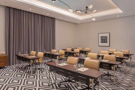 The WB Abu Dhabi, Curio Collection by Hilton - Image 67