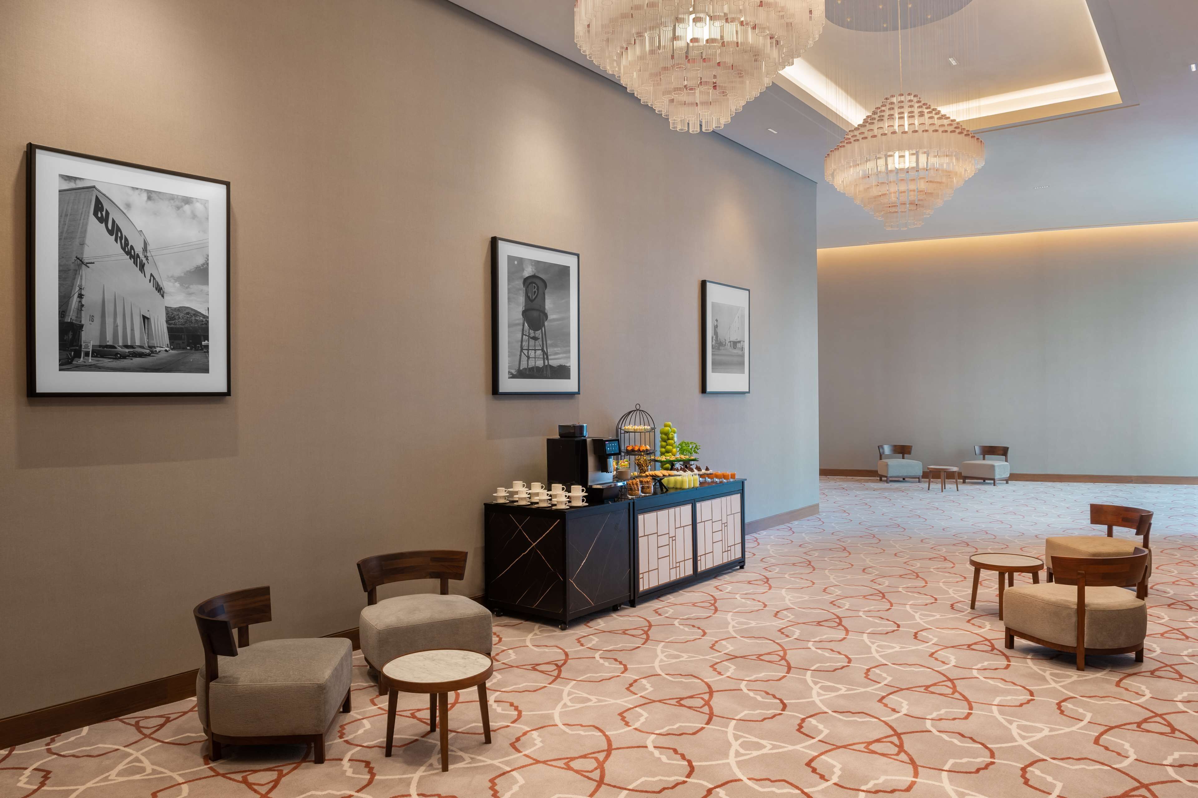 Photo - The WB Abu Dhabi, Curio Collection by Hilton Hotel