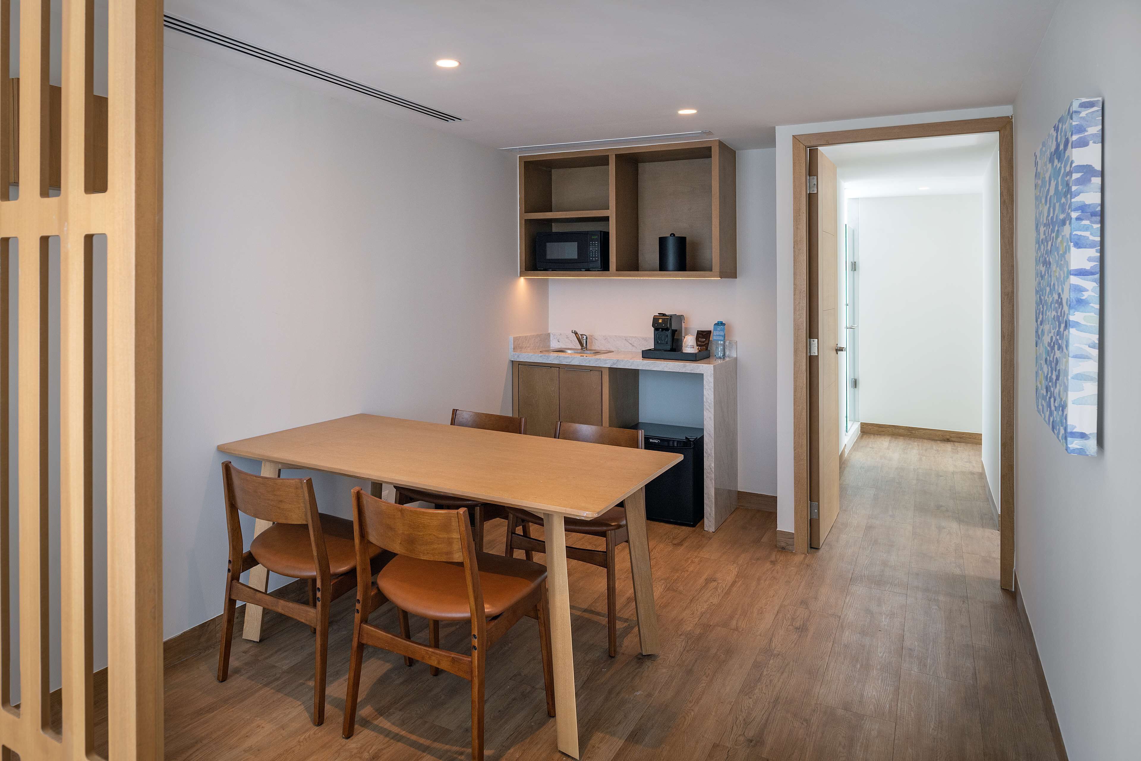 suite, 1 bedroom | premium bedding, minibar, in-room safe, desk