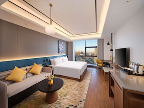 Desk, blackout curtains, soundproofing, bed sheets - Hilton Garden Inn Jinzhou Central Street (Jinzhou)