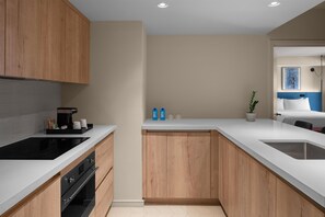 Suite, 1 Bedroom (Rok Suite) | Private kitchen