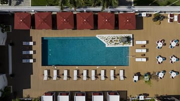 Piscine extérieure, tentes de plage, parasols de plage