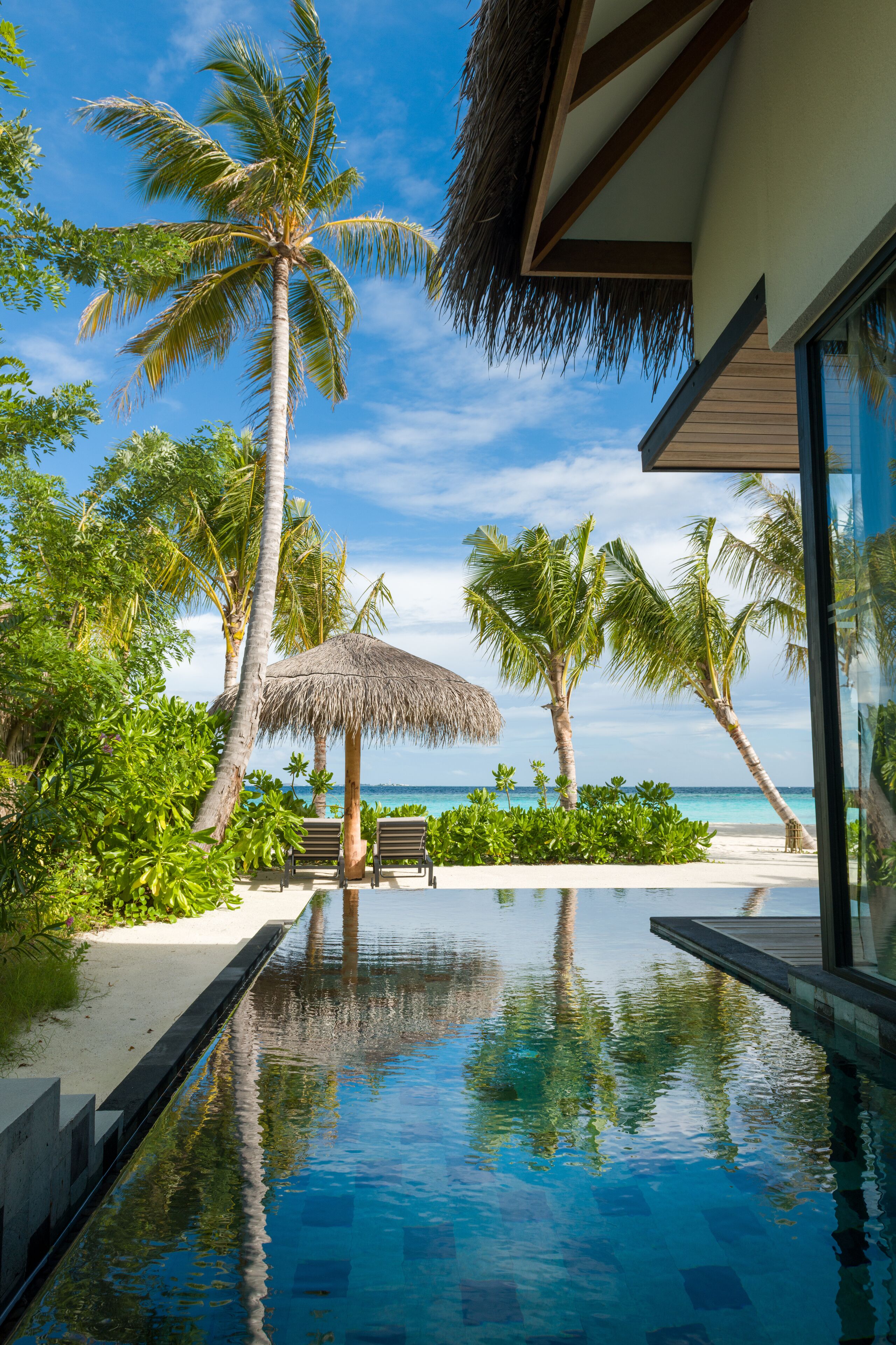 Villa, 1 slaapkamer, aan het strand (Pool) | Een minibar, een kluis op de kamer, een bureau, een laptopwerkplek
